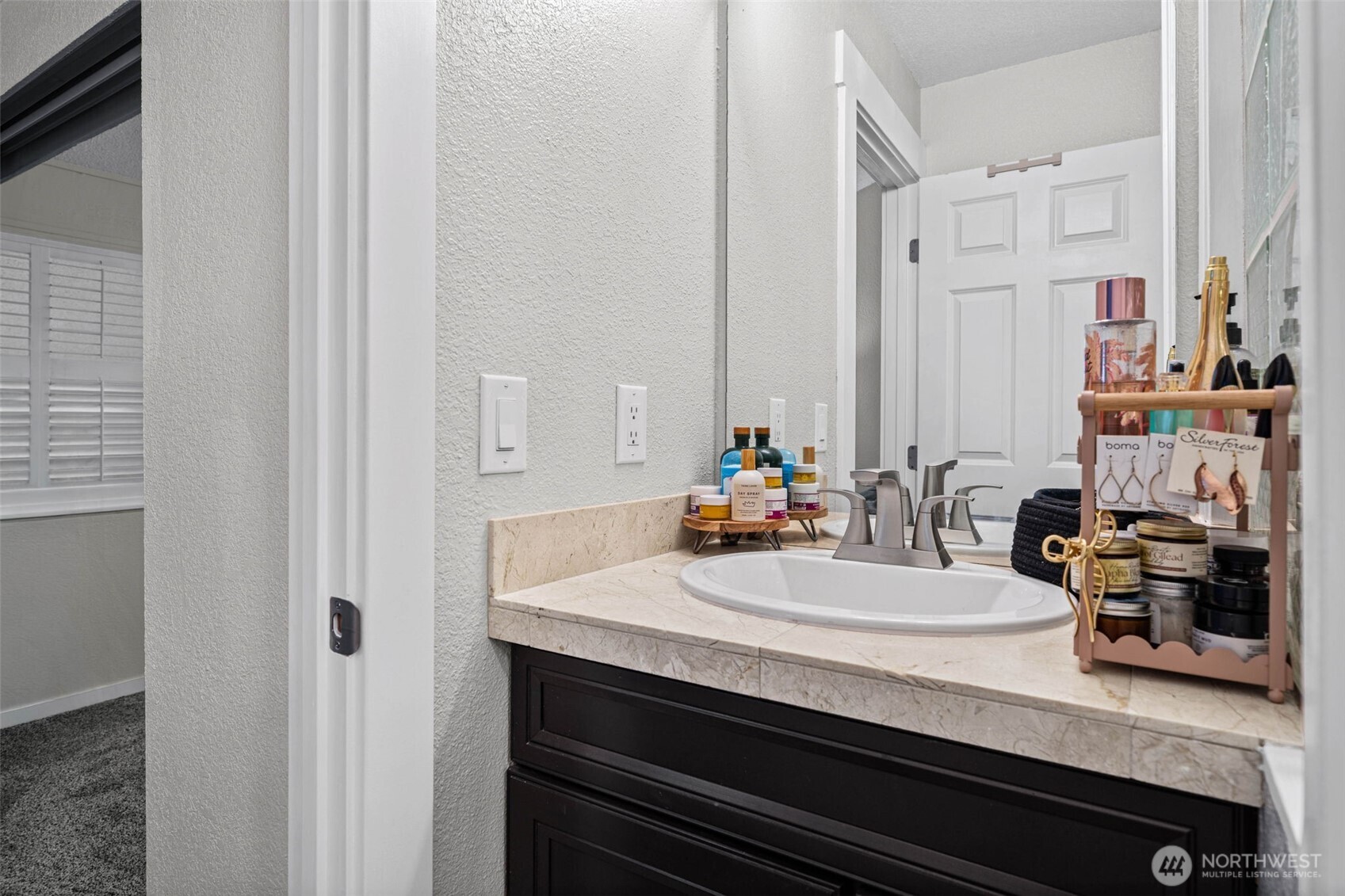 826 Pike Street C6 Property Photo 18