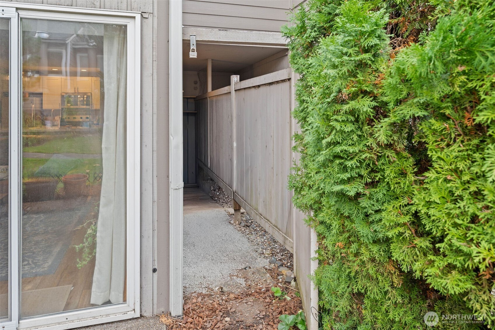 826 Pike Street C6 Property Photo 31