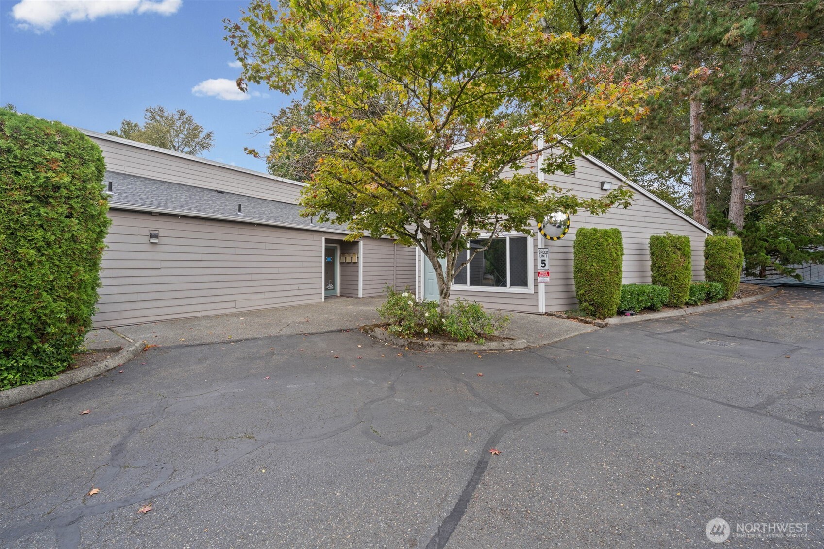 826 Pike Street C6 Property Photo 33