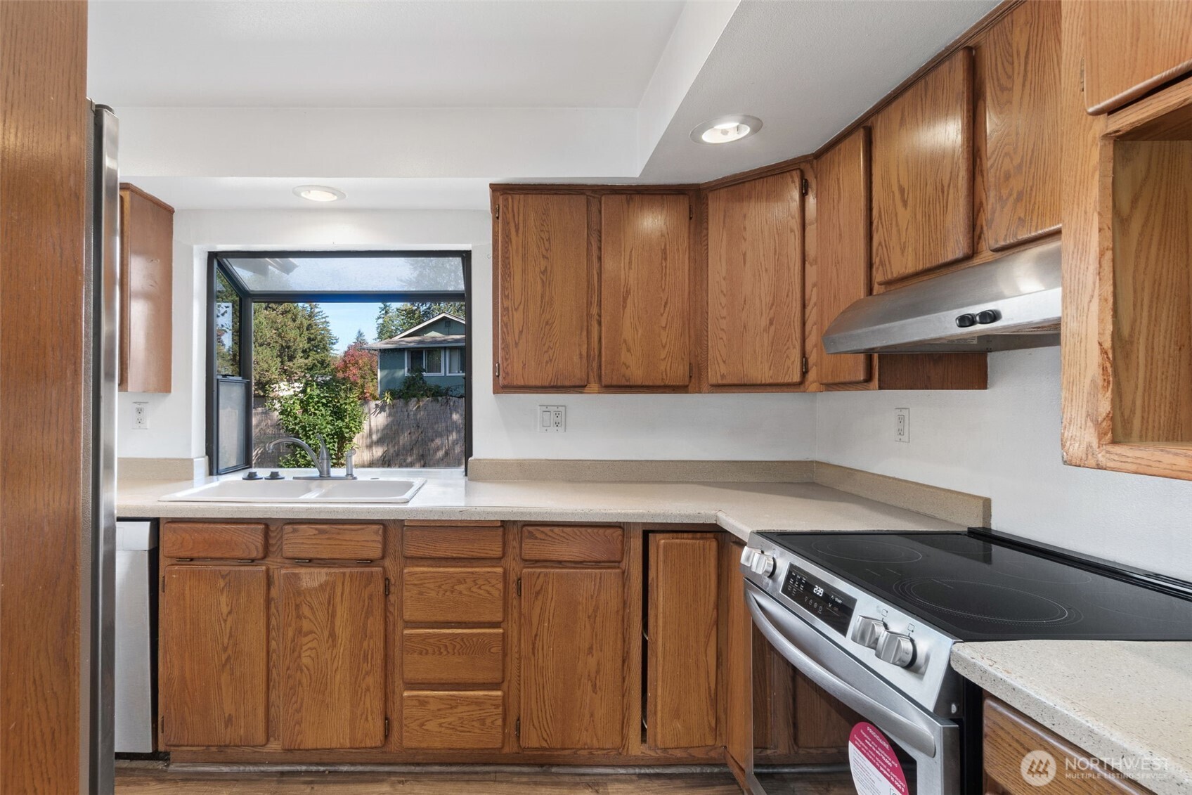 16424 126th Place Property Photo 11
