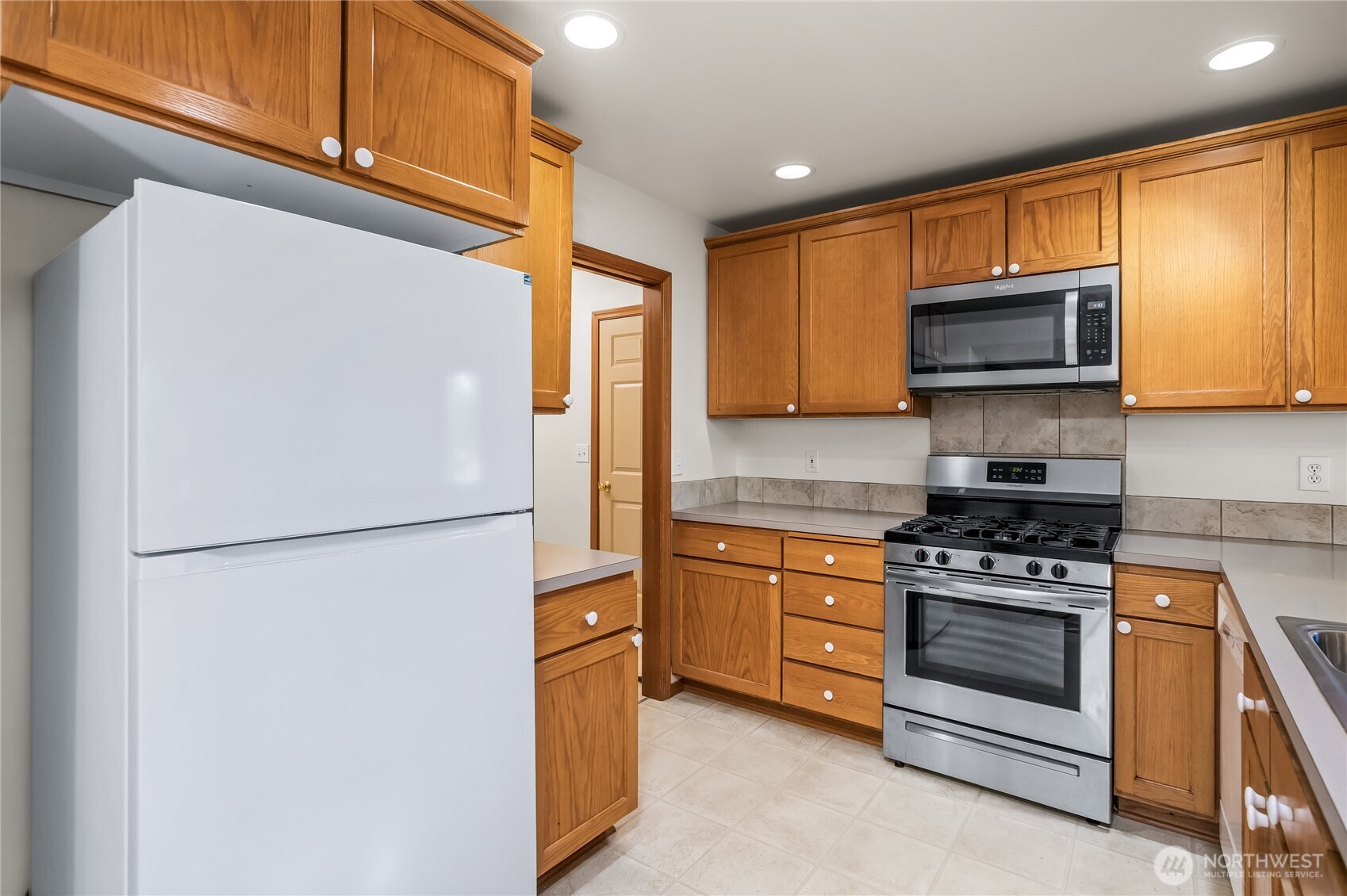 3917 Copper Pond Place Property Photo 10