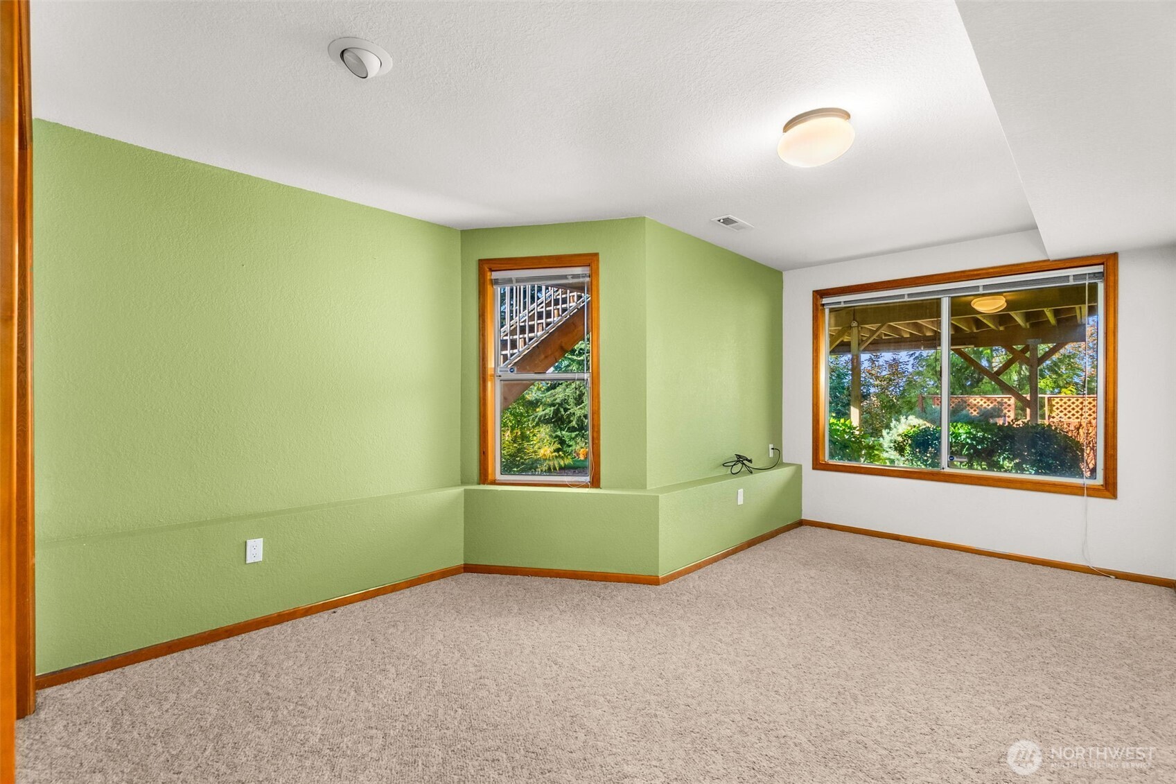 4295 Bush Mountain Drive Property Photo 32
