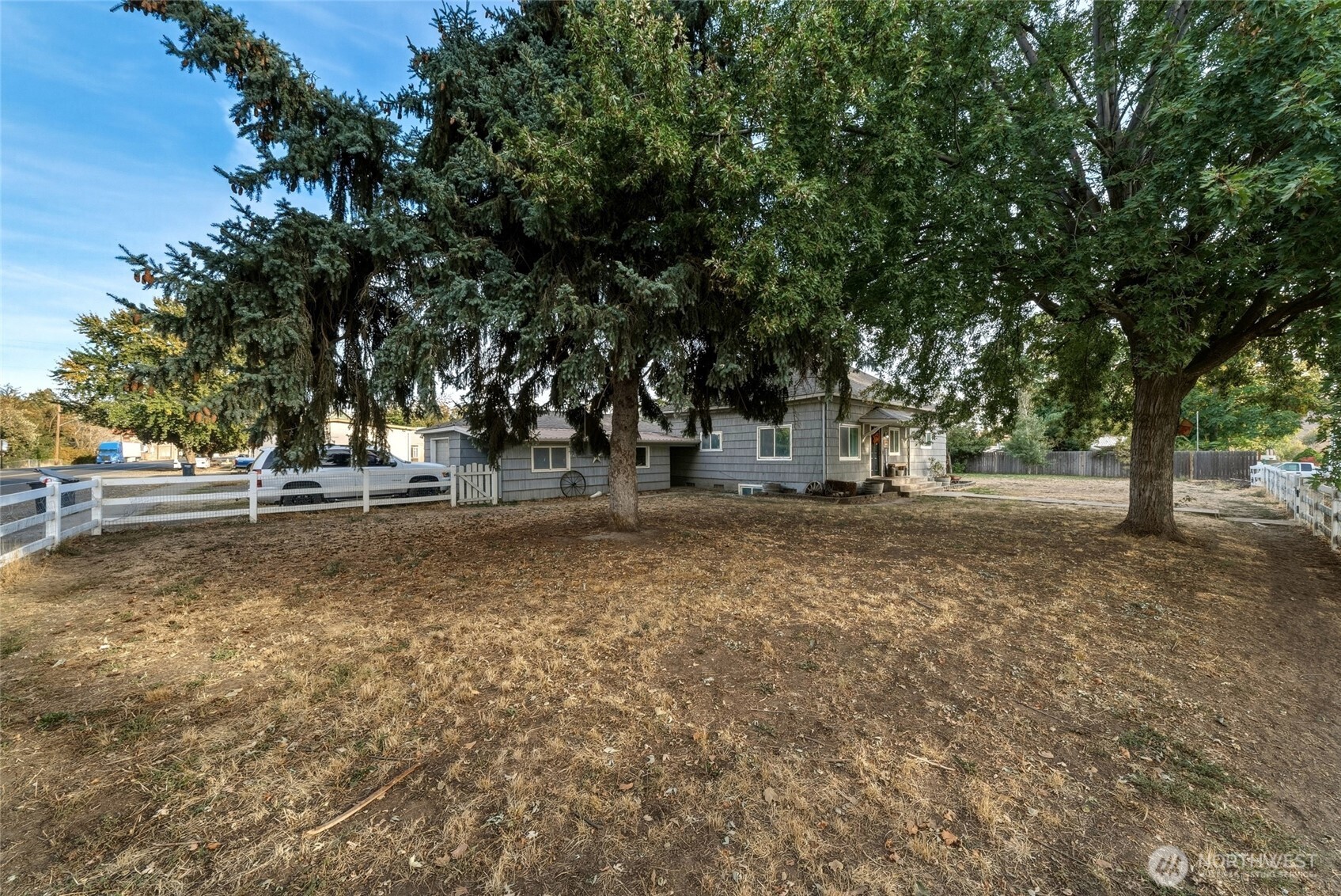 104 S B Street Property Photo 6