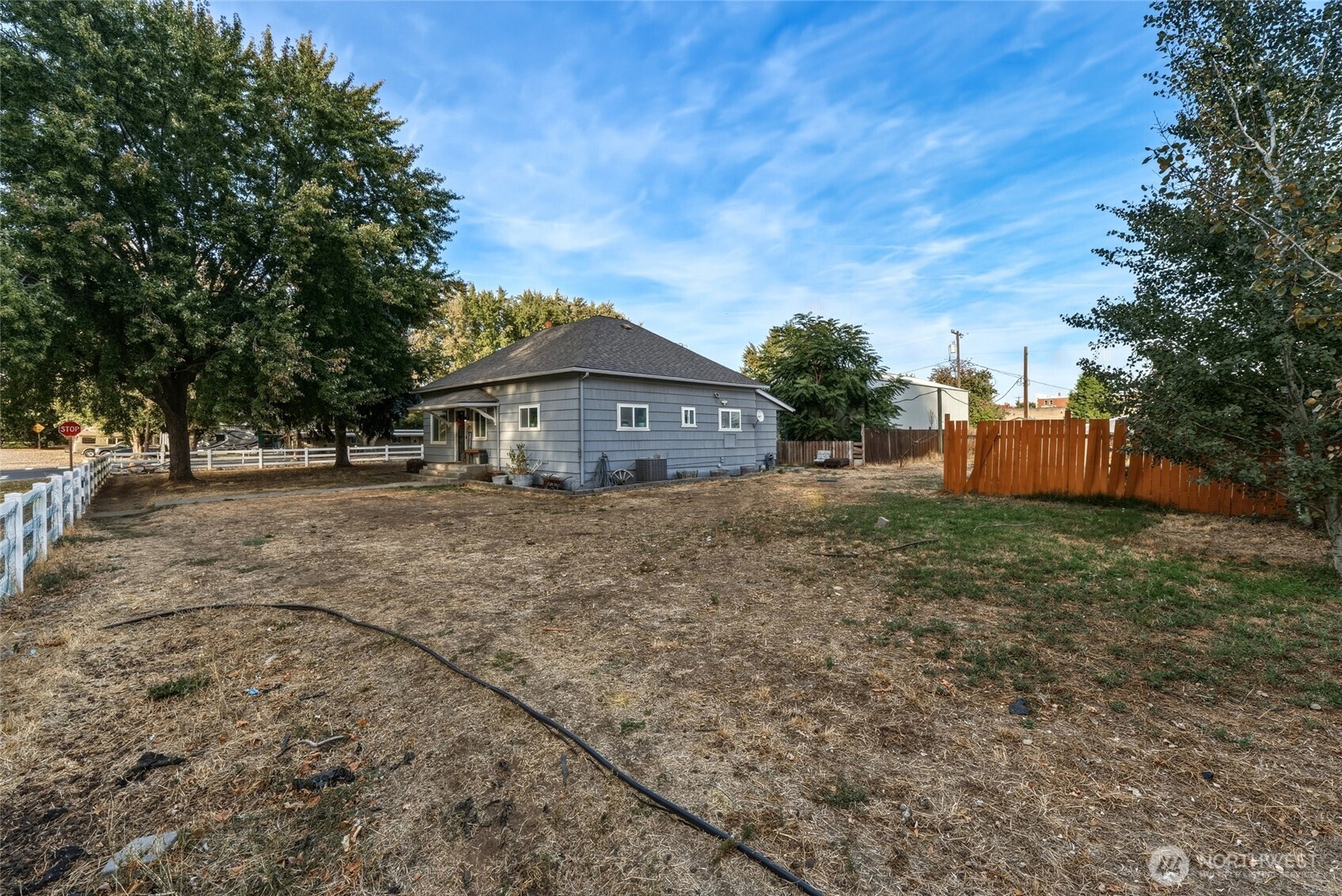 104 S B Street Property Photo 7