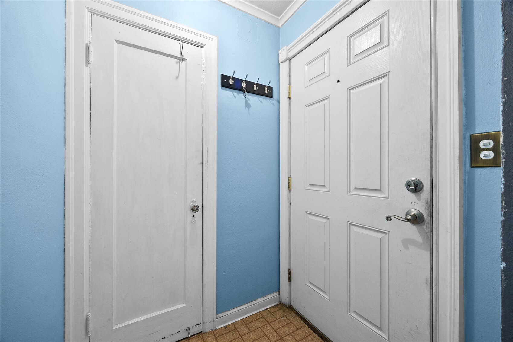 102 S 64th St Property Photo 5
