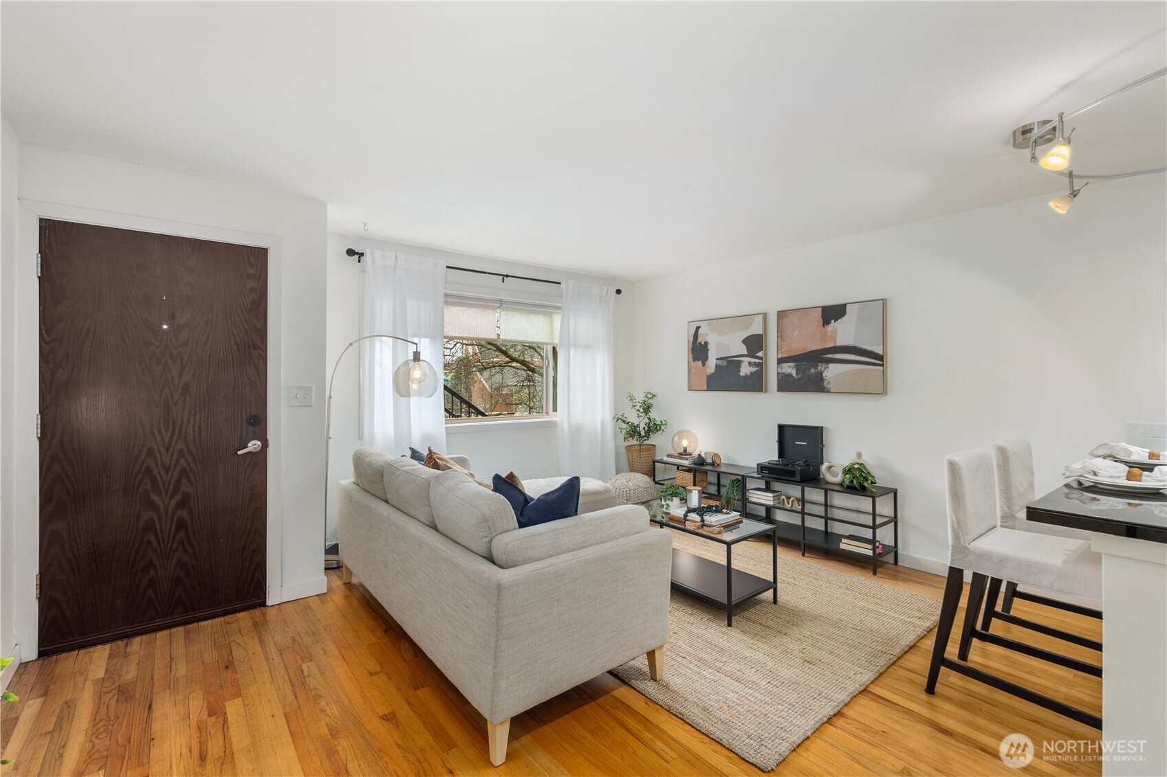 7106 California Avenue 101 Property Photo 6