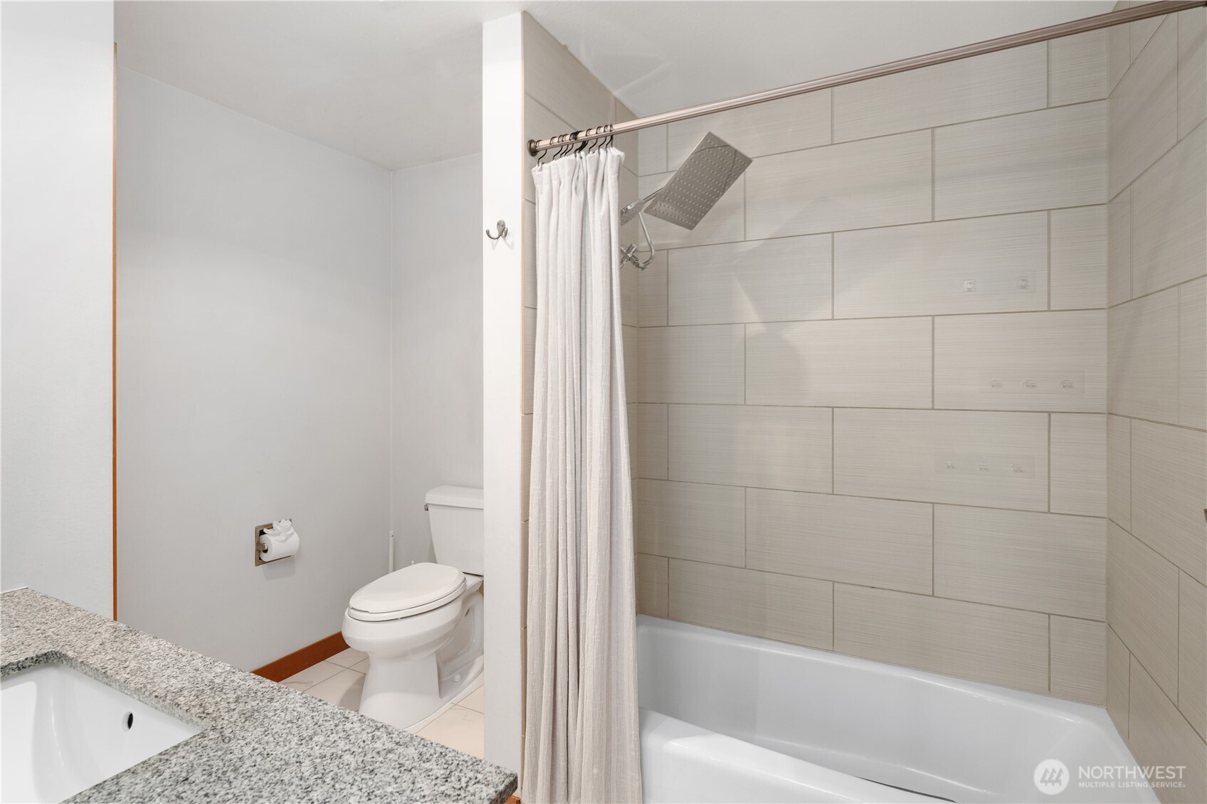 550 Aloha Street 201 Property Photo 5