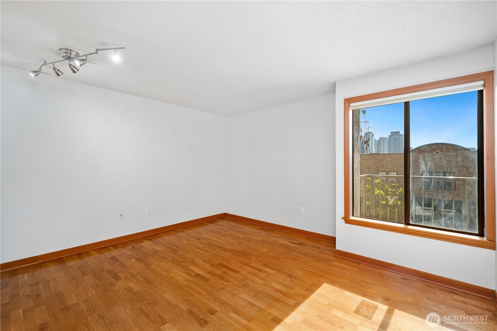 550 Aloha Street 201 Property Photo 9