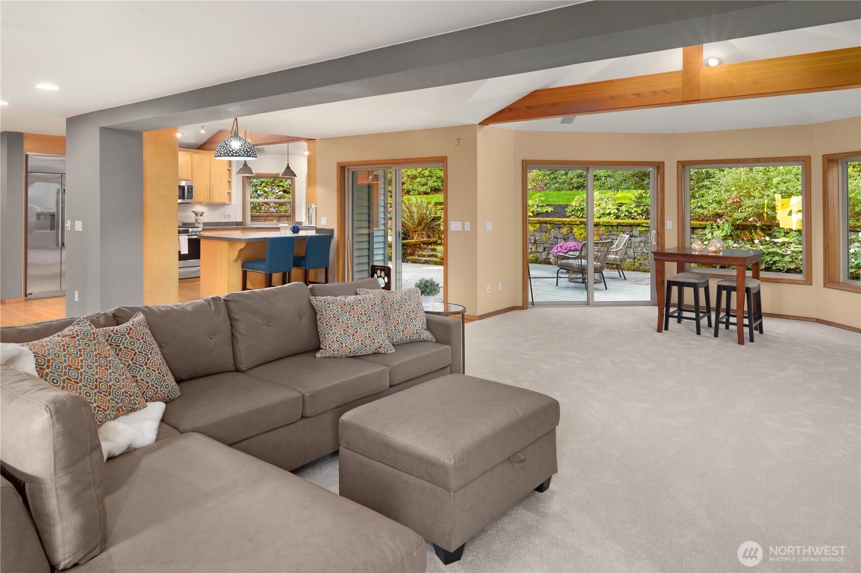 2235 Squak Mountain Loop Property Photo 6