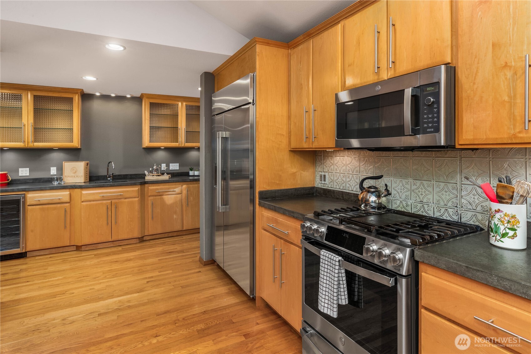 2235 Squak Mountain Loop Property Photo 9