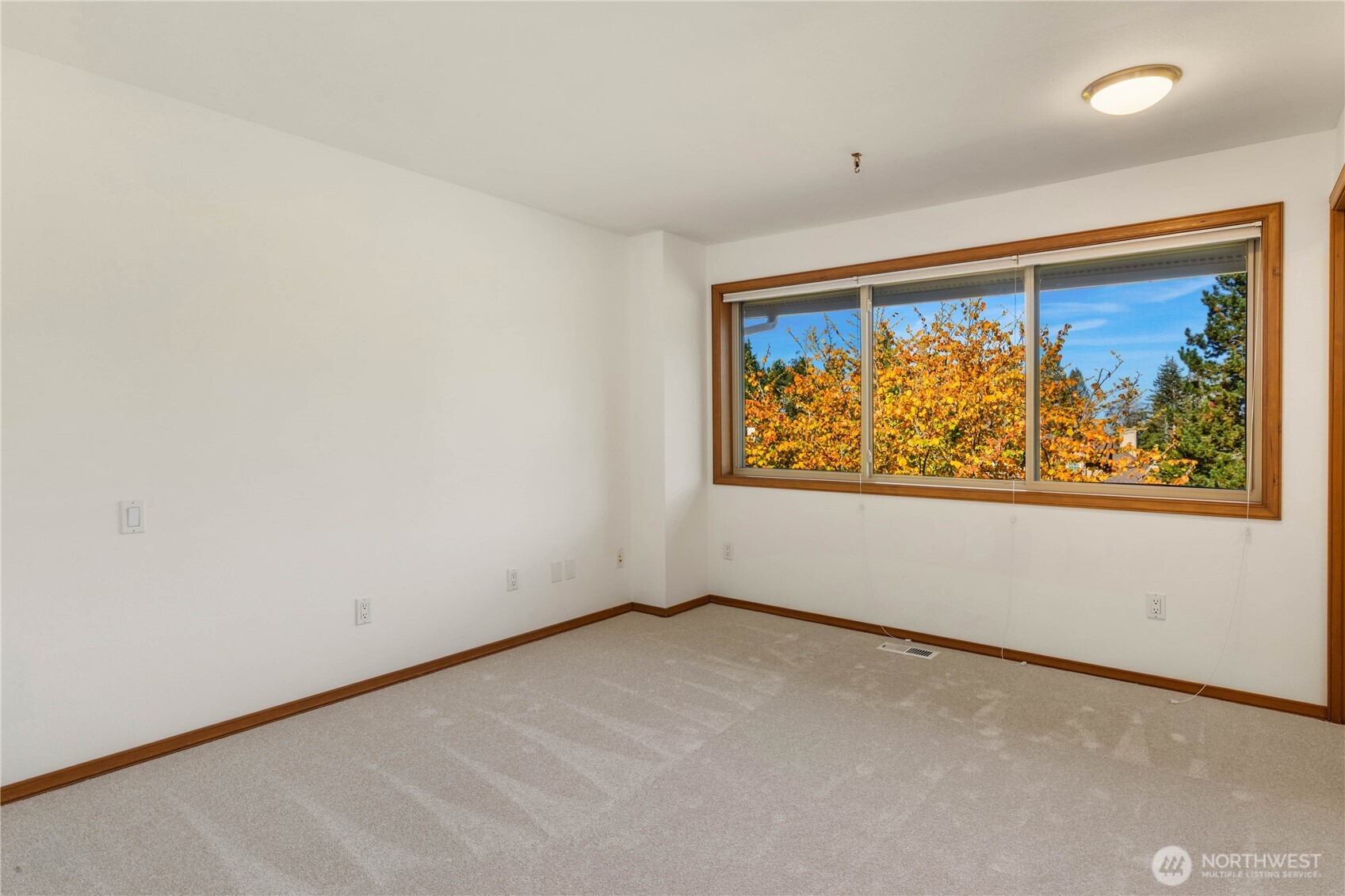 2235 Squak Mountain Loop Property Photo 27