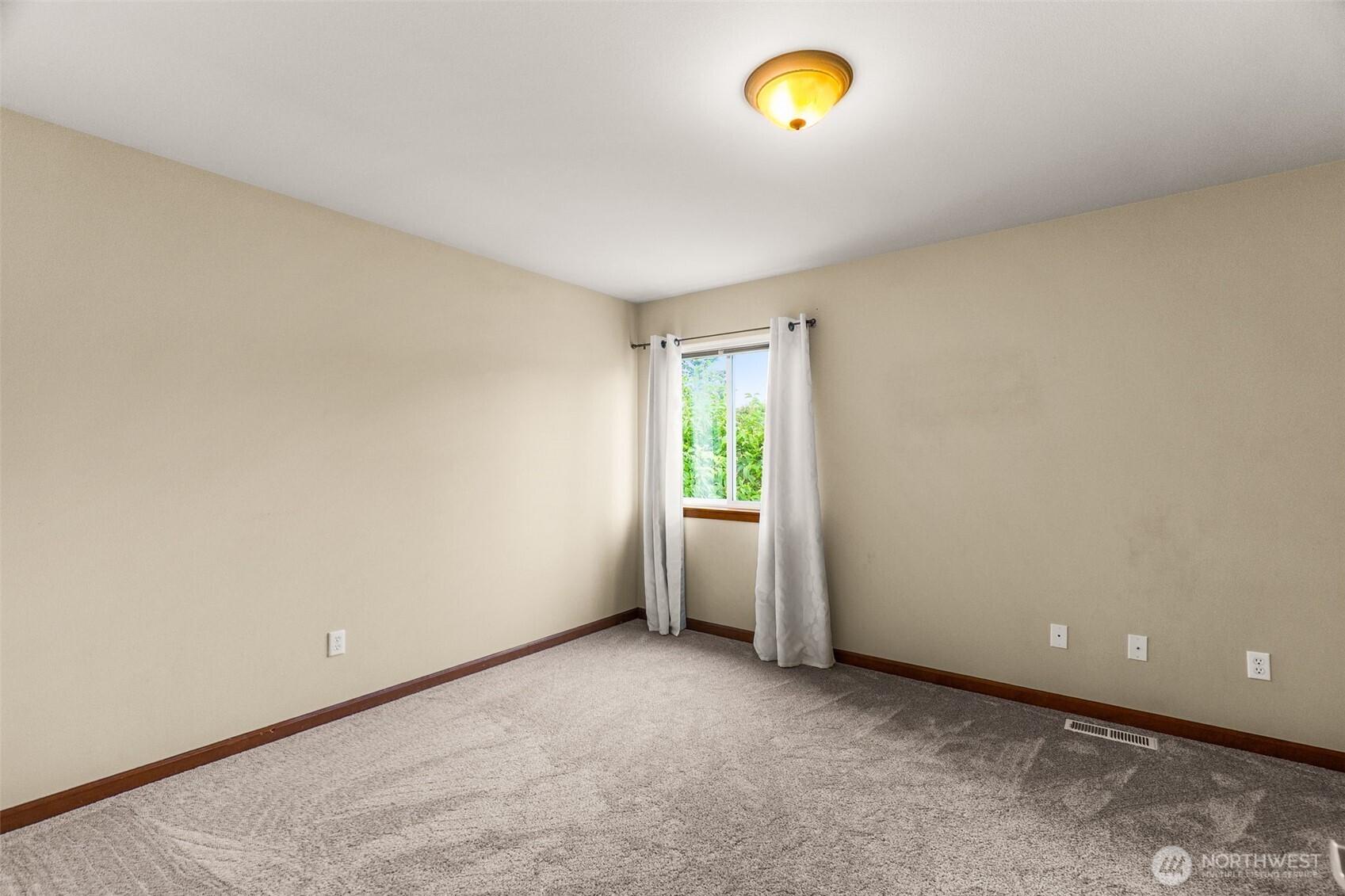 4709 Stonegate Street Property Photo 22