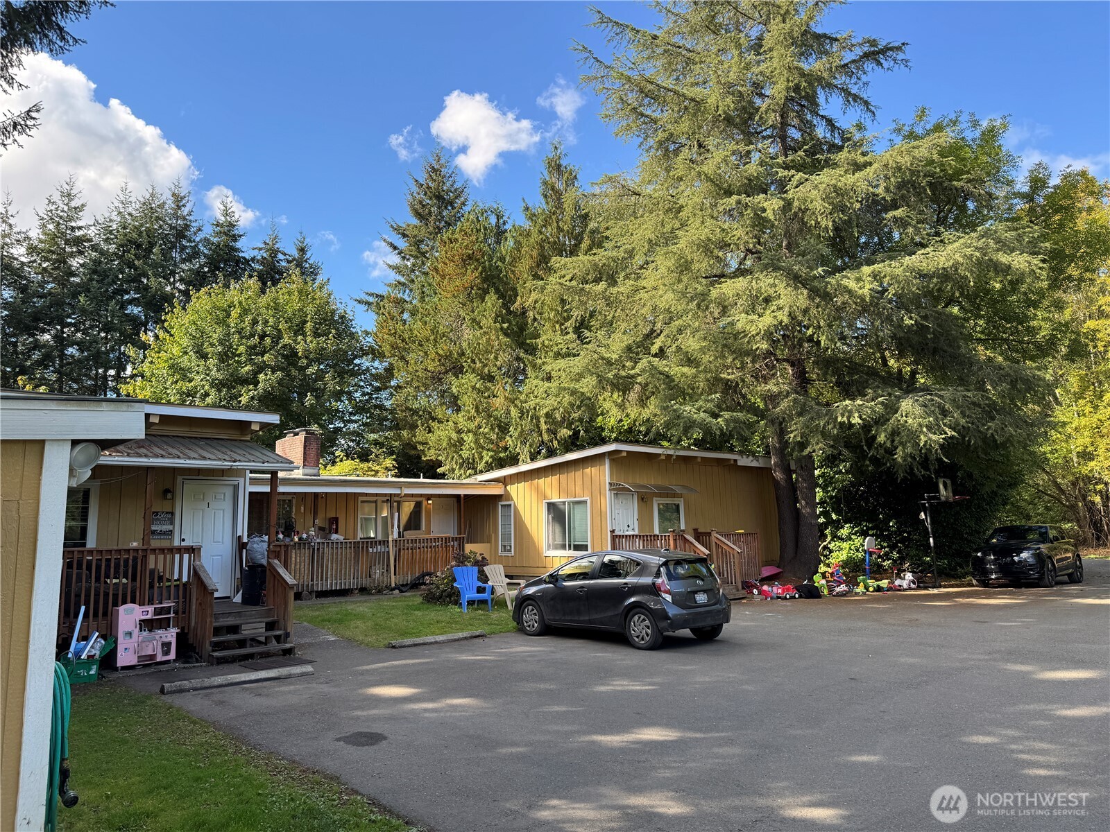 4004 Wiggins Road Property Photo 2