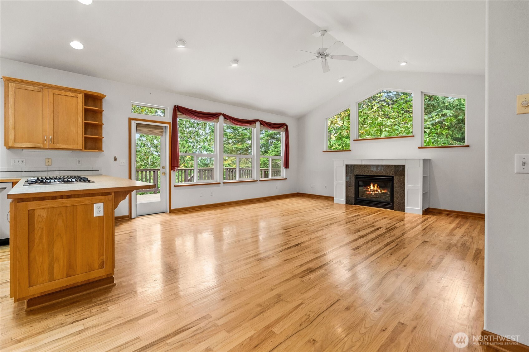 4203 Harrison Street Property Photo 8