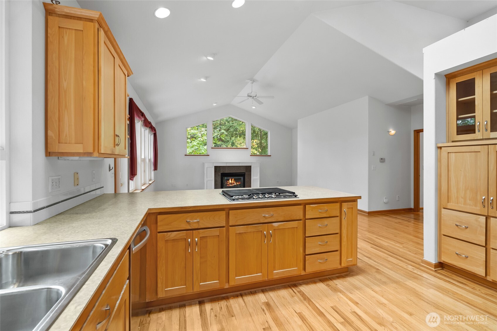 4203 Harrison Street Property Photo 13