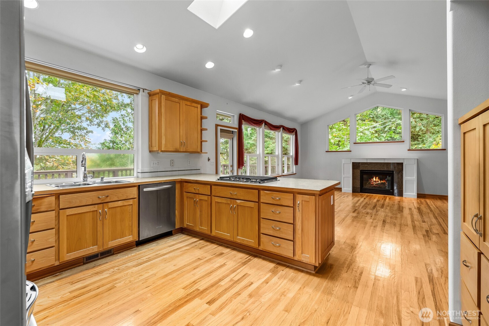 4203 Harrison Street Property Photo 14