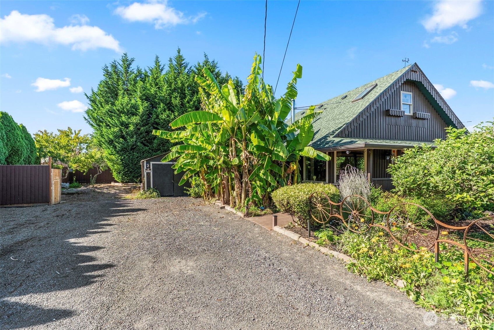 1423 Ross Avenue Property Photo 2