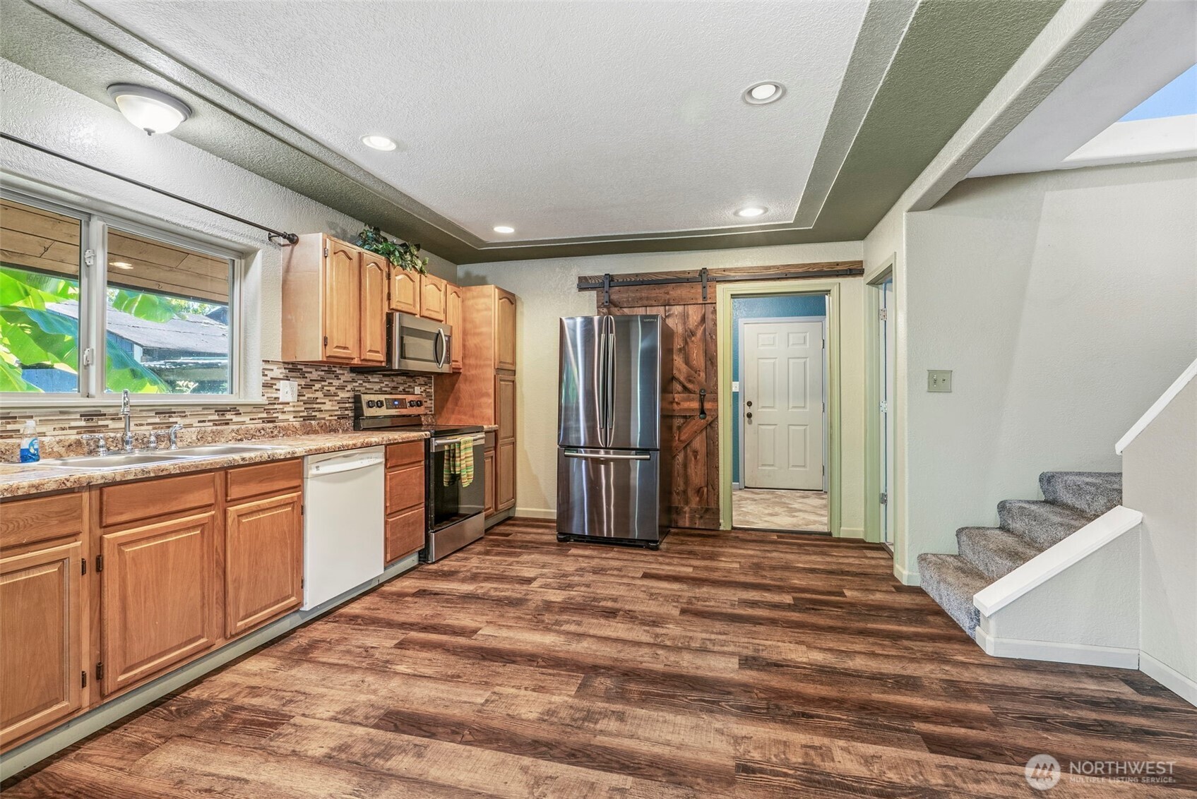 1423 Ross Avenue Property Photo 7