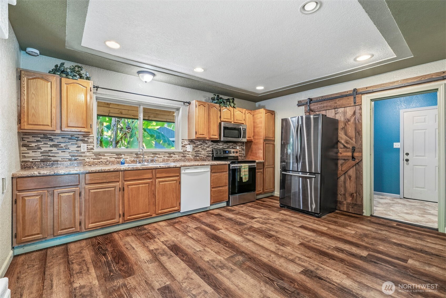 1423 Ross Avenue Property Photo 8