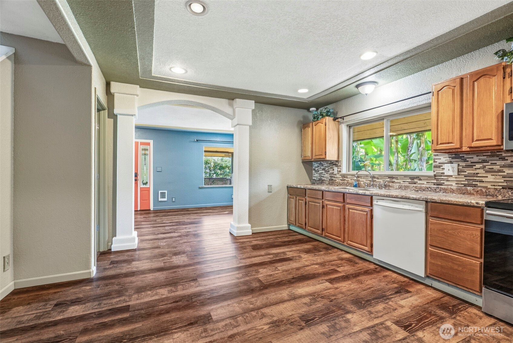 1423 Ross Avenue Property Photo 9