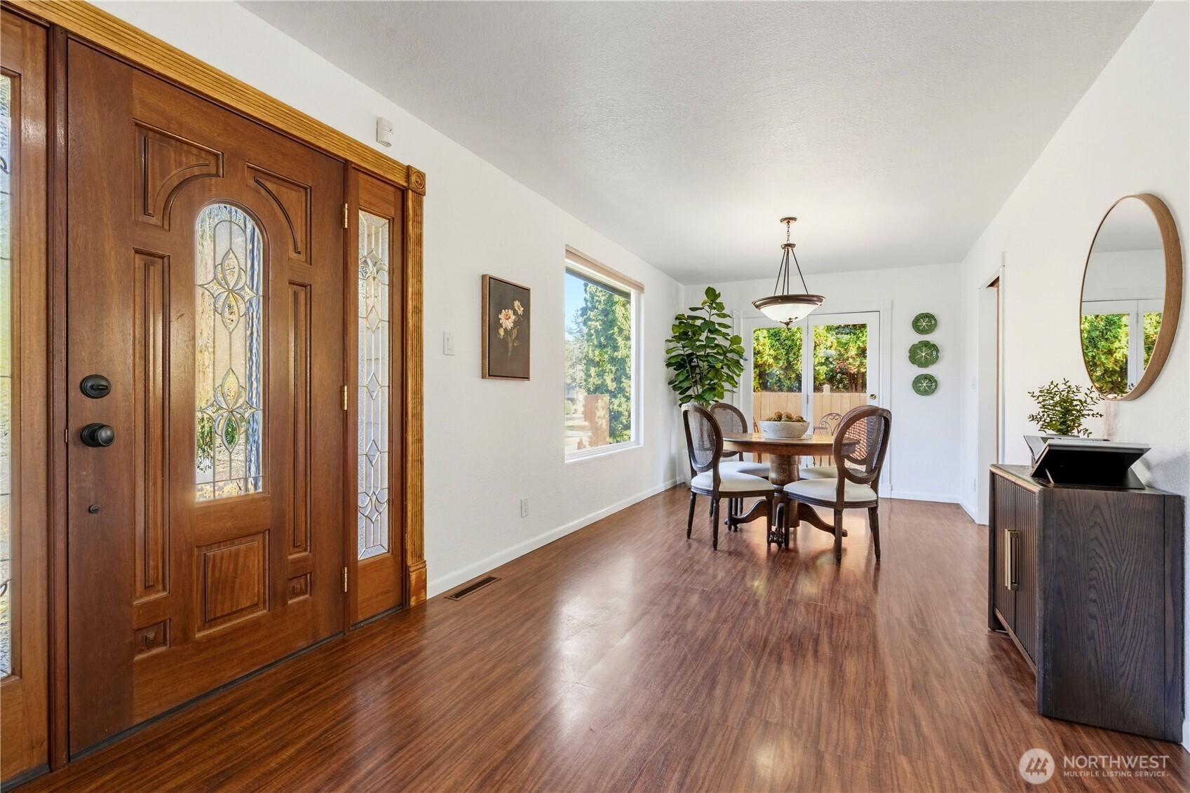 3326 Lakeway Drive Property Photo 4