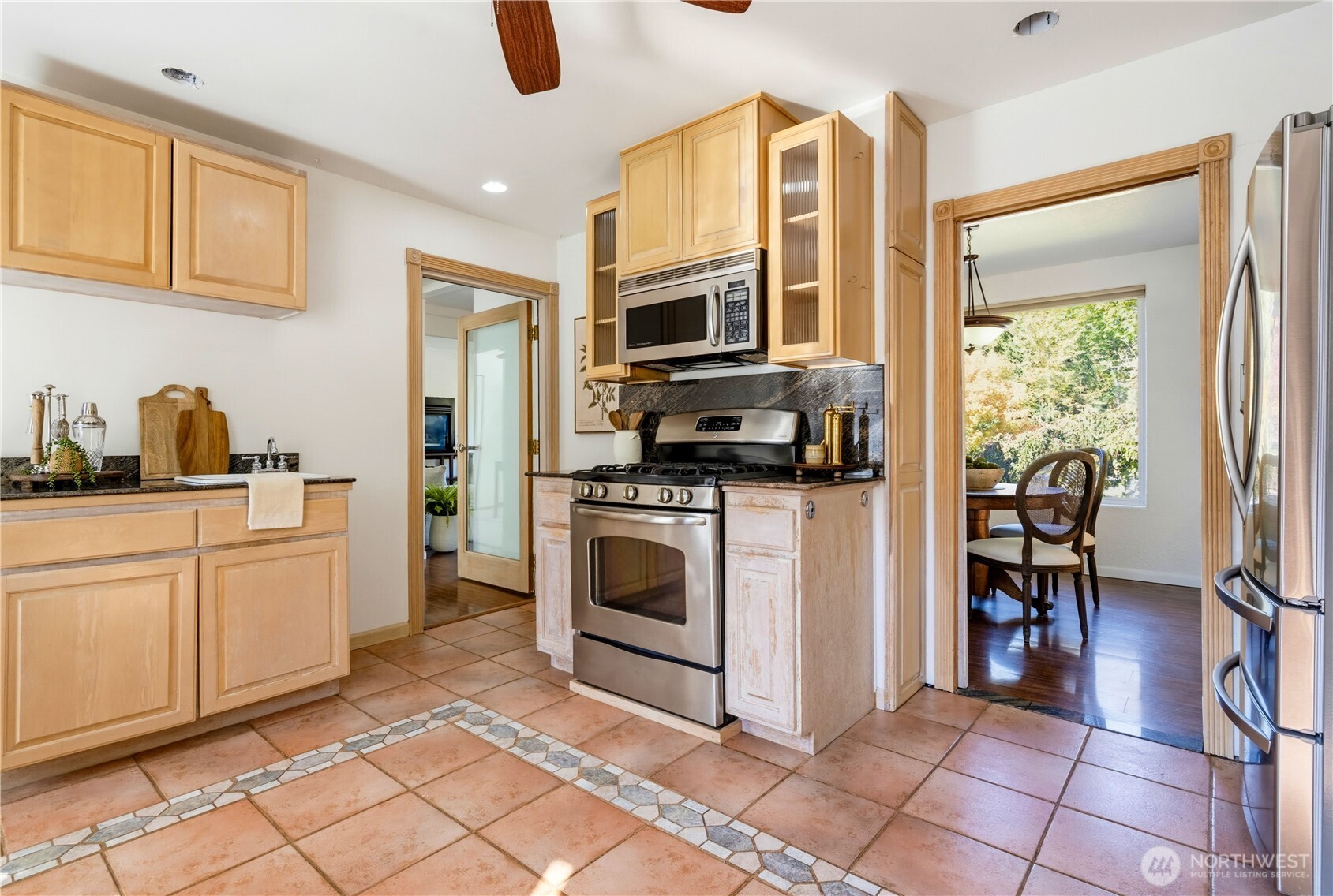 3326 Lakeway Drive Property Photo 10