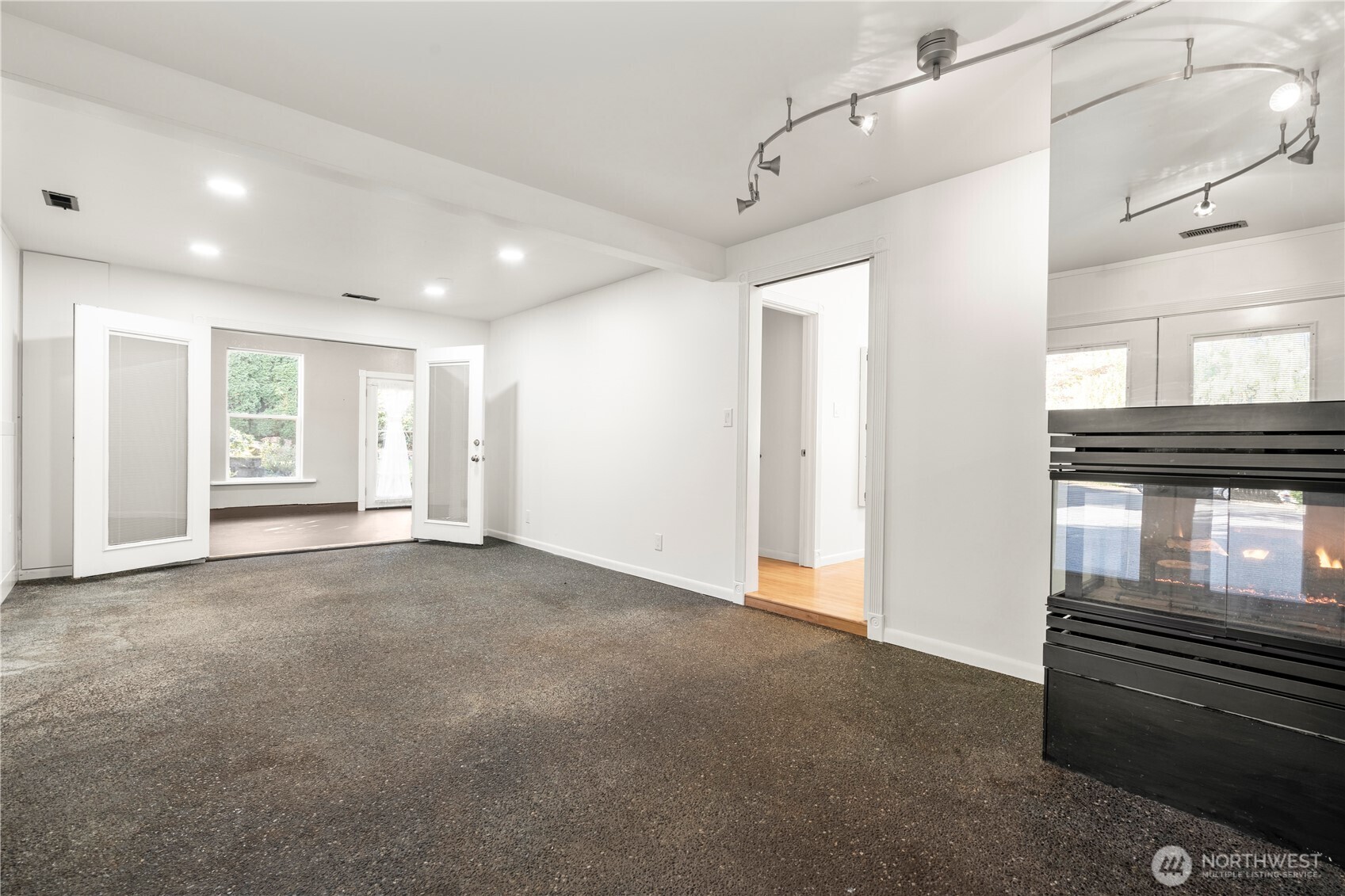 3326 Lakeway Drive Property Photo 20