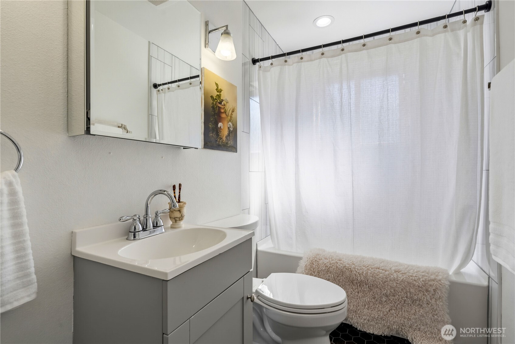 3326 Lakeway Drive Property Photo 24