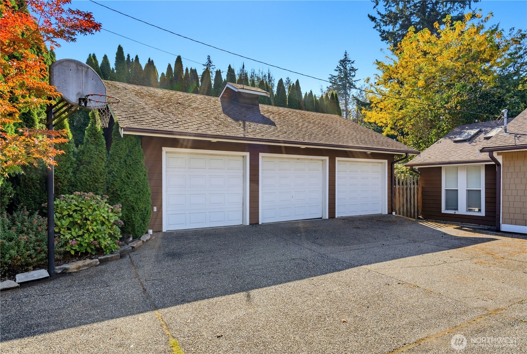 3326 Lakeway Drive Property Photo 39