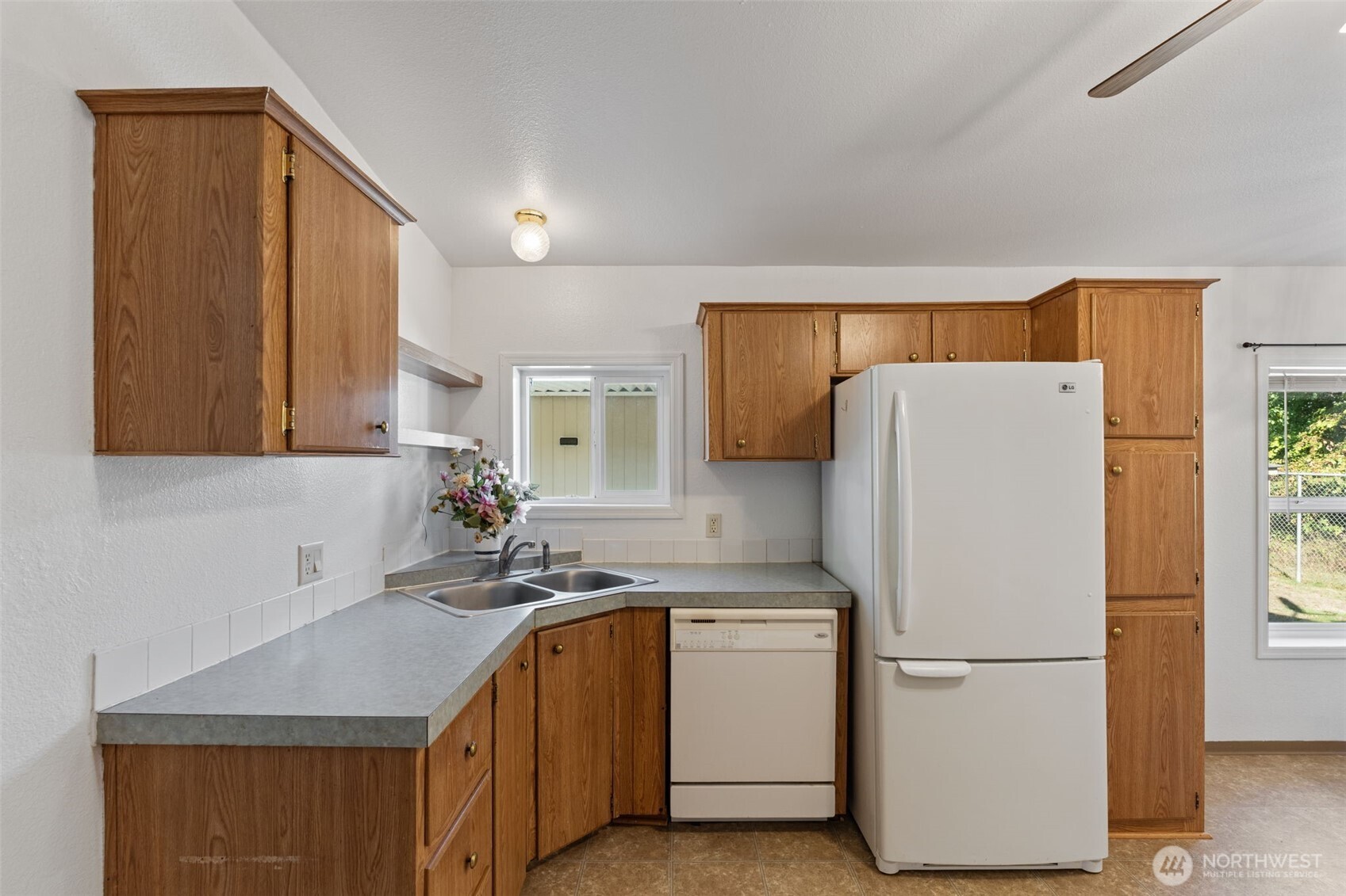 222 Maple Avenue 22 Property Photo 10