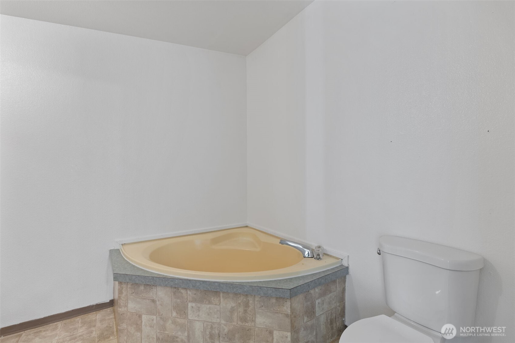 222 Maple Avenue 22 Property Photo 23