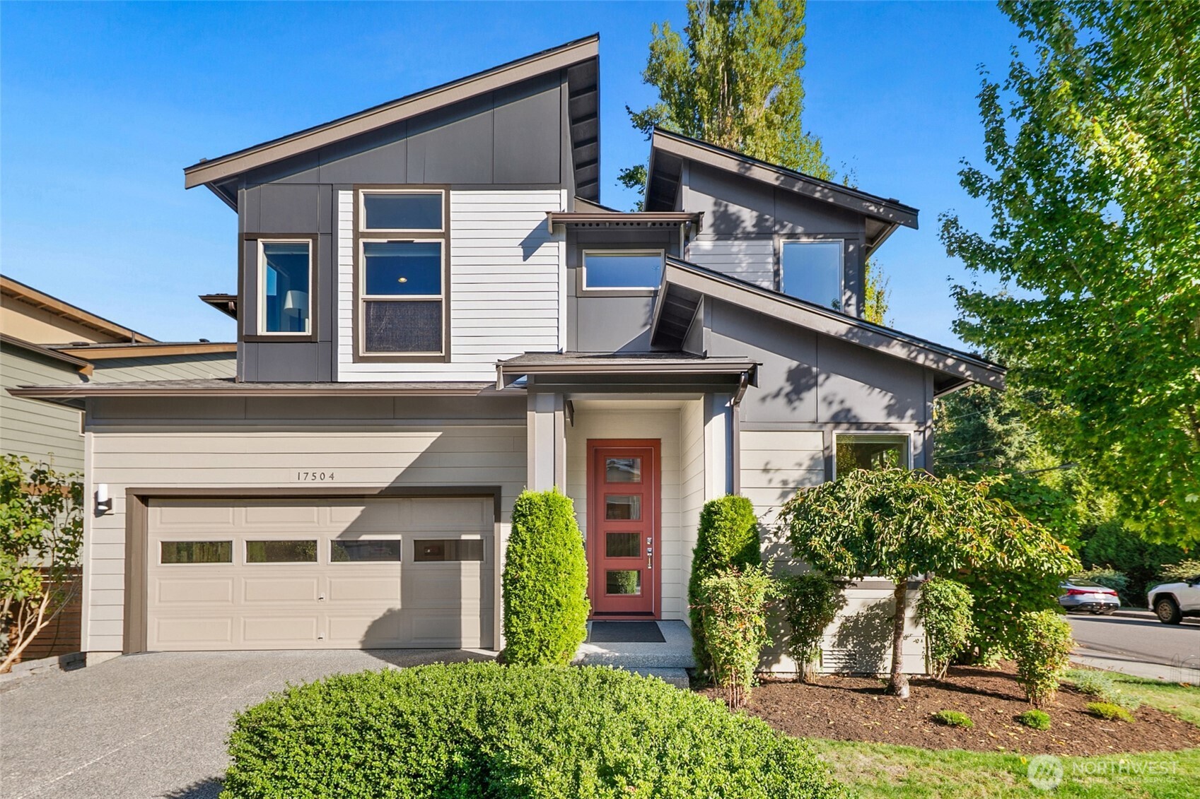 17504 92nd Place Property Photo 1