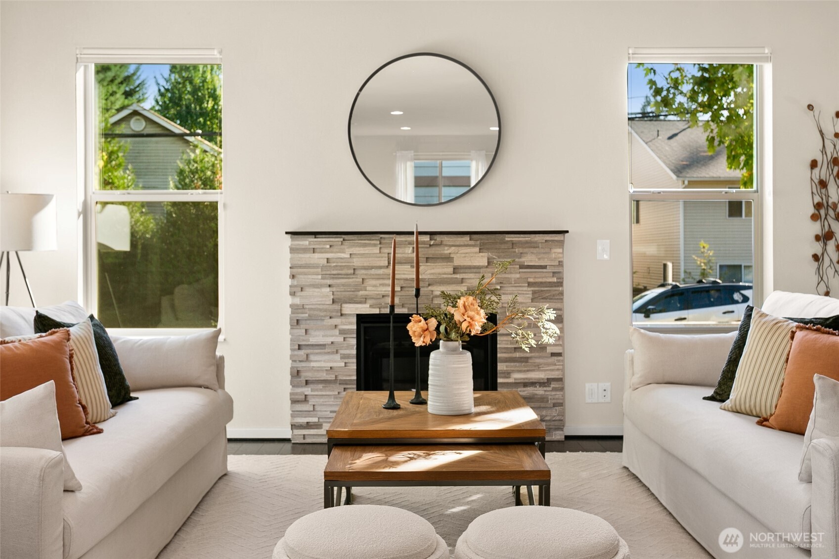 17504 92nd Place Property Photo 4