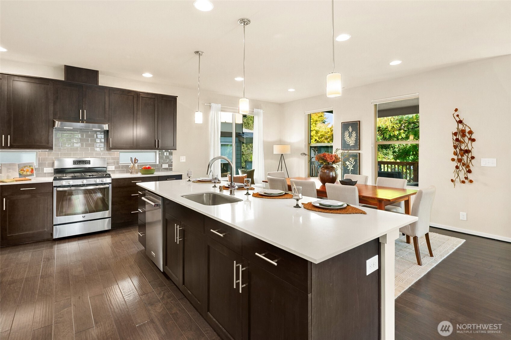 17504 92nd Place Property Photo 8