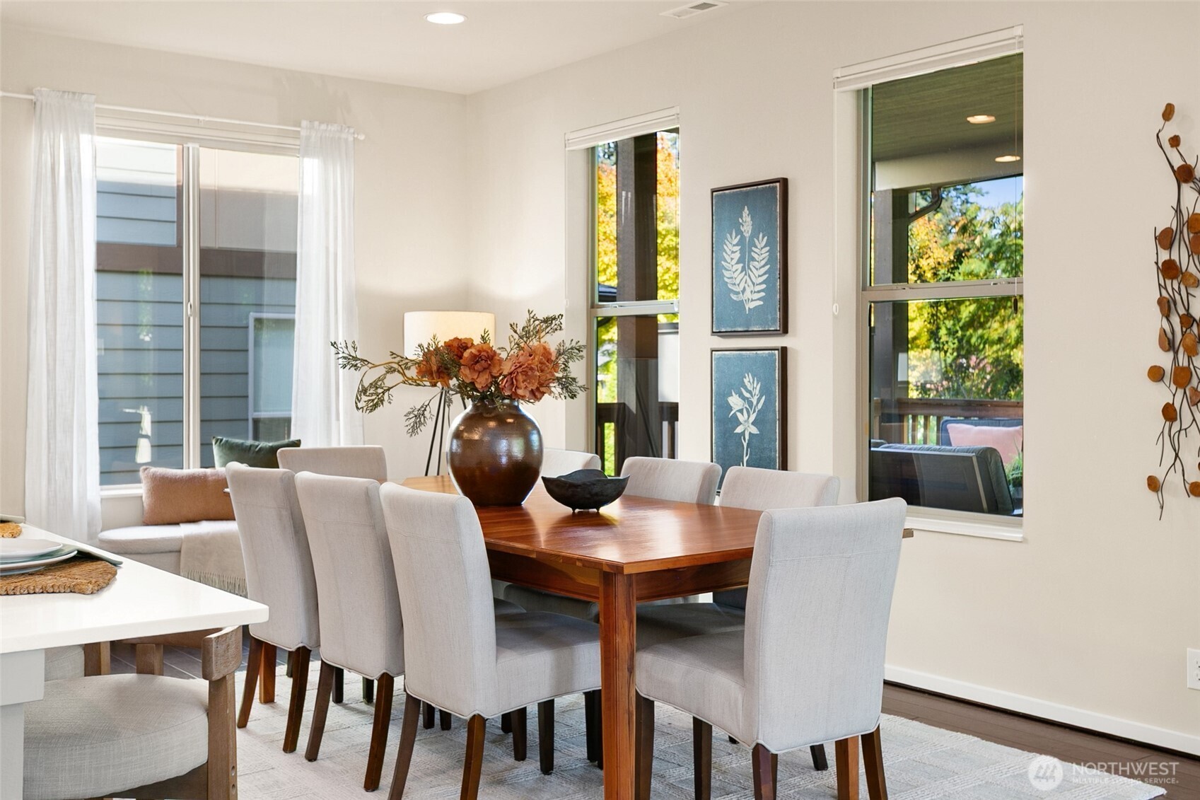 17504 92nd Place Property Photo 10