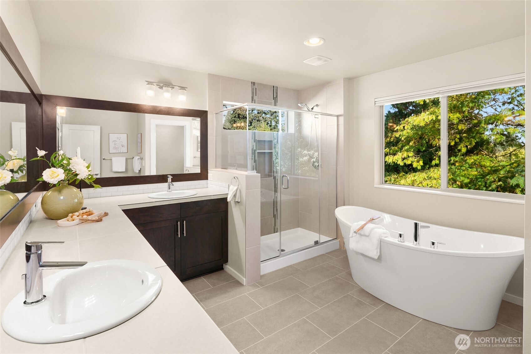 17504 92nd Place Property Photo 20
