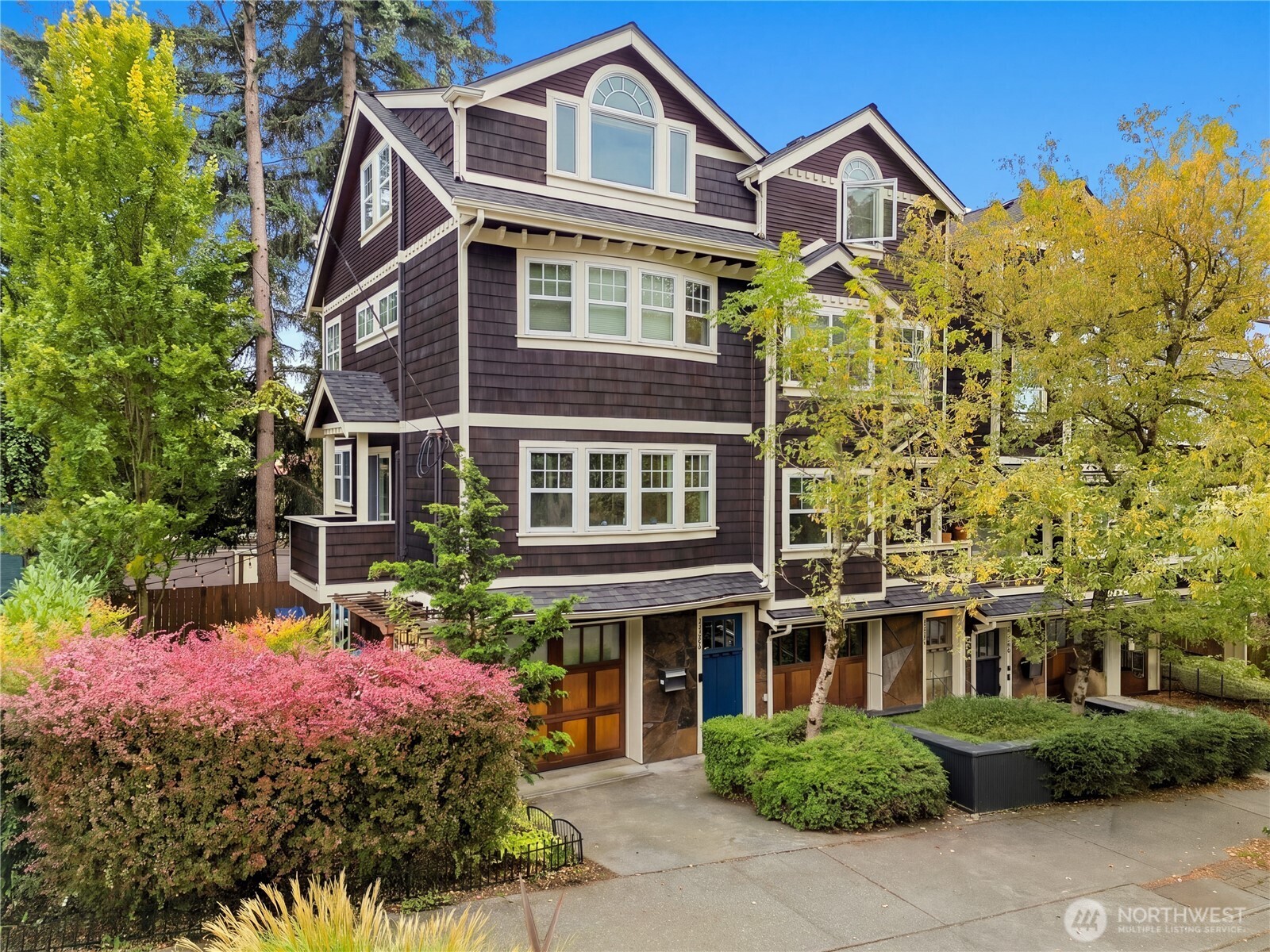 1109 E Harrison Street Property Photo 1