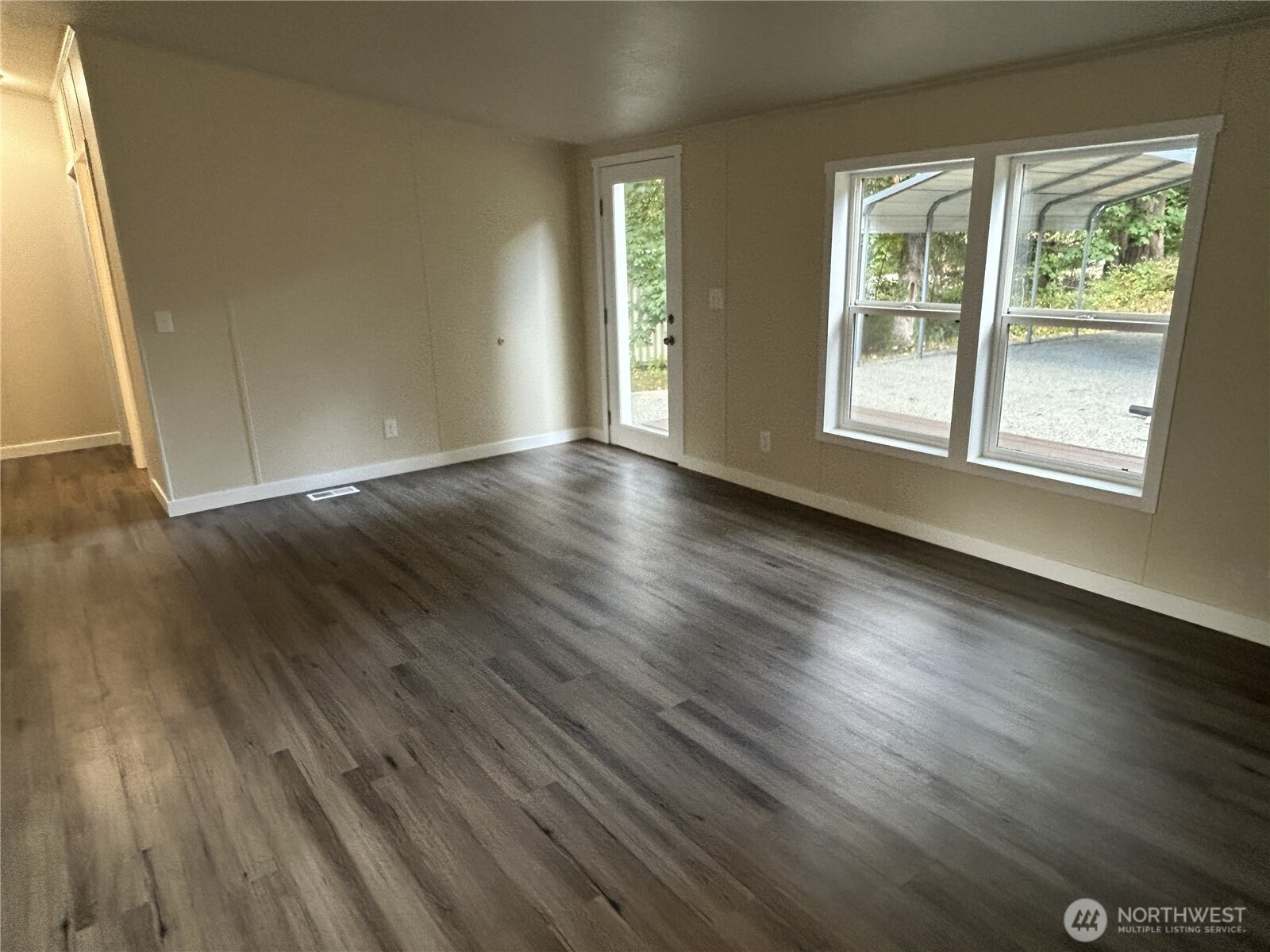 8331 Daphne Court Property Photo 5
