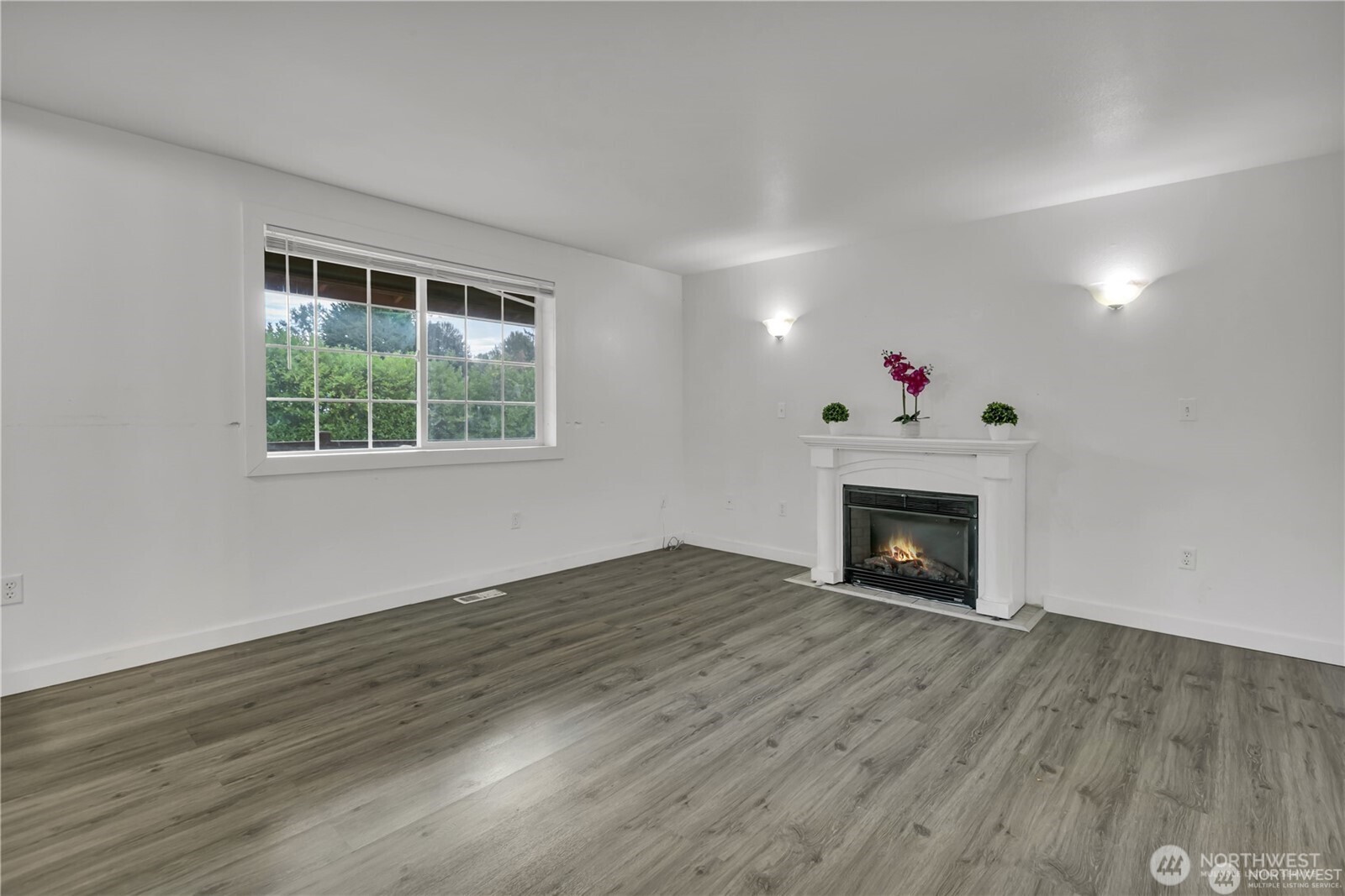 8402 E Sherwood Street Property Photo 6