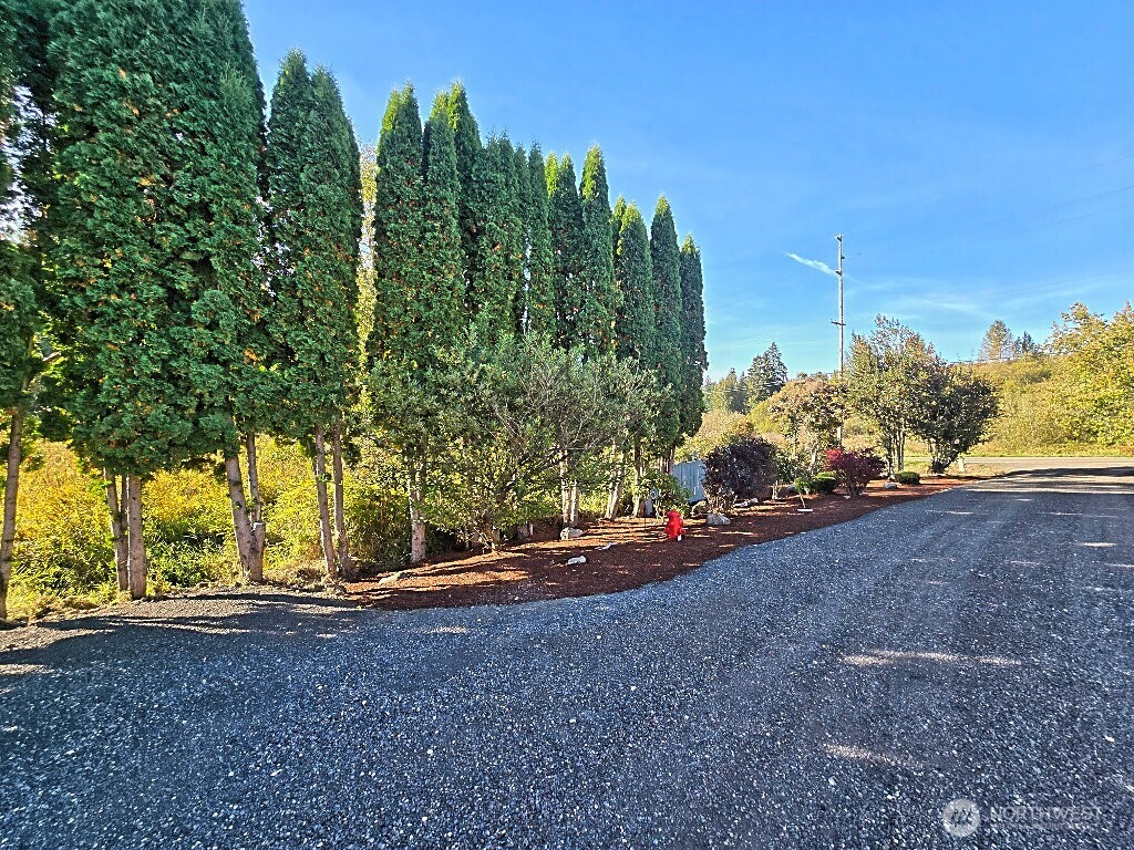 1525 Linwood Avenue Property Photo 3