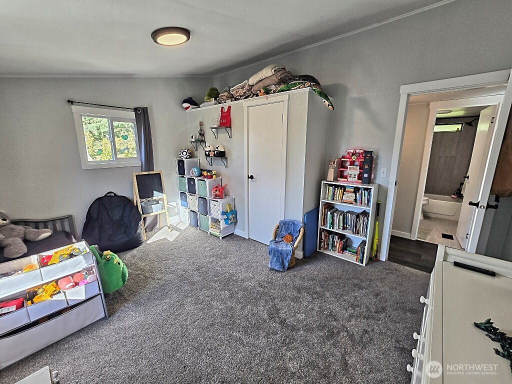 1525 Linwood Avenue Property Photo 10