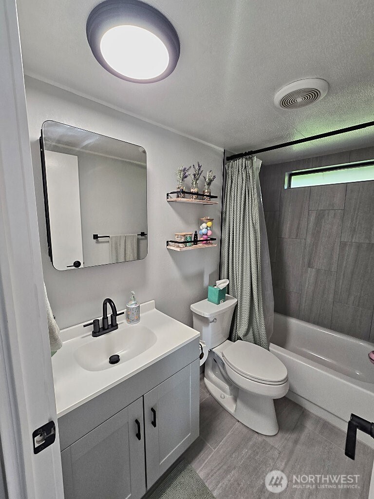 1525 Linwood Avenue Property Photo 11