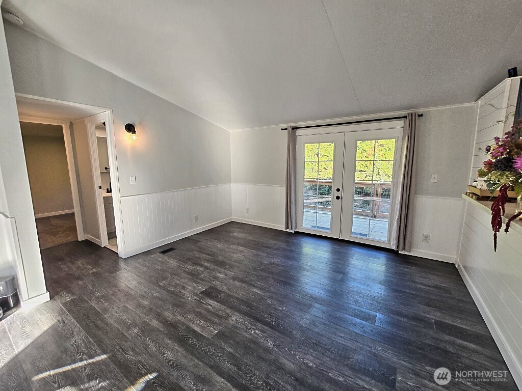 1525 Linwood Avenue Property Photo 14