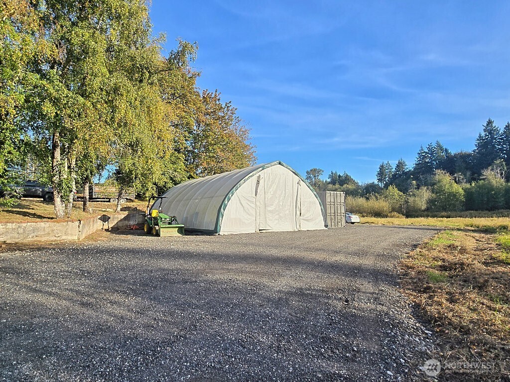 1525 Linwood Avenue Property Photo 16