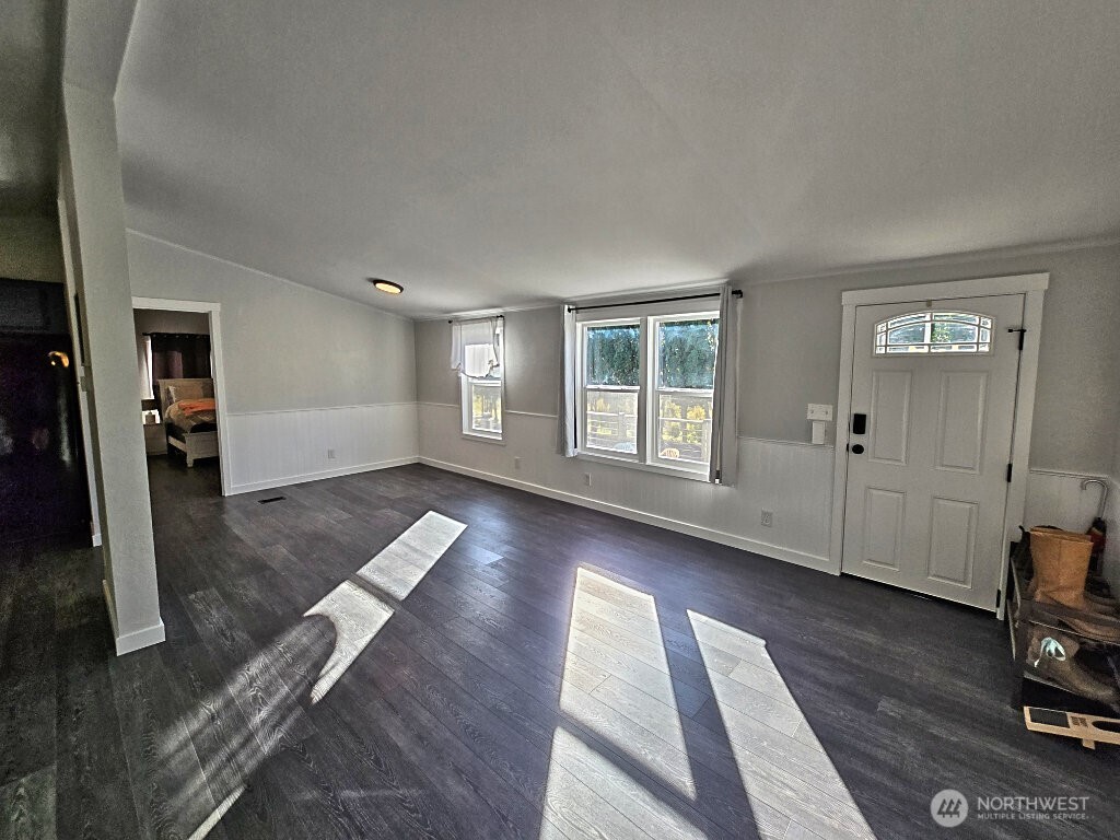 1525 Linwood Avenue Property Photo 19