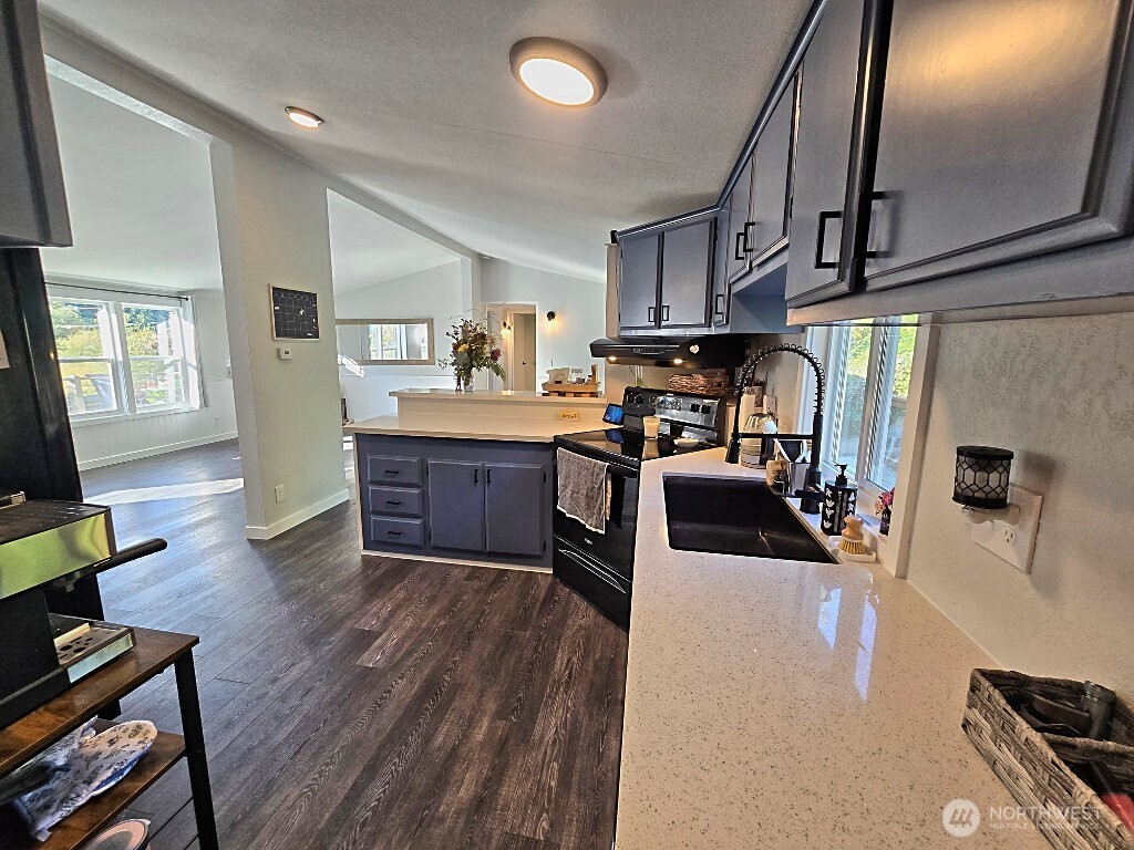 1525 Linwood Avenue Property Photo 21