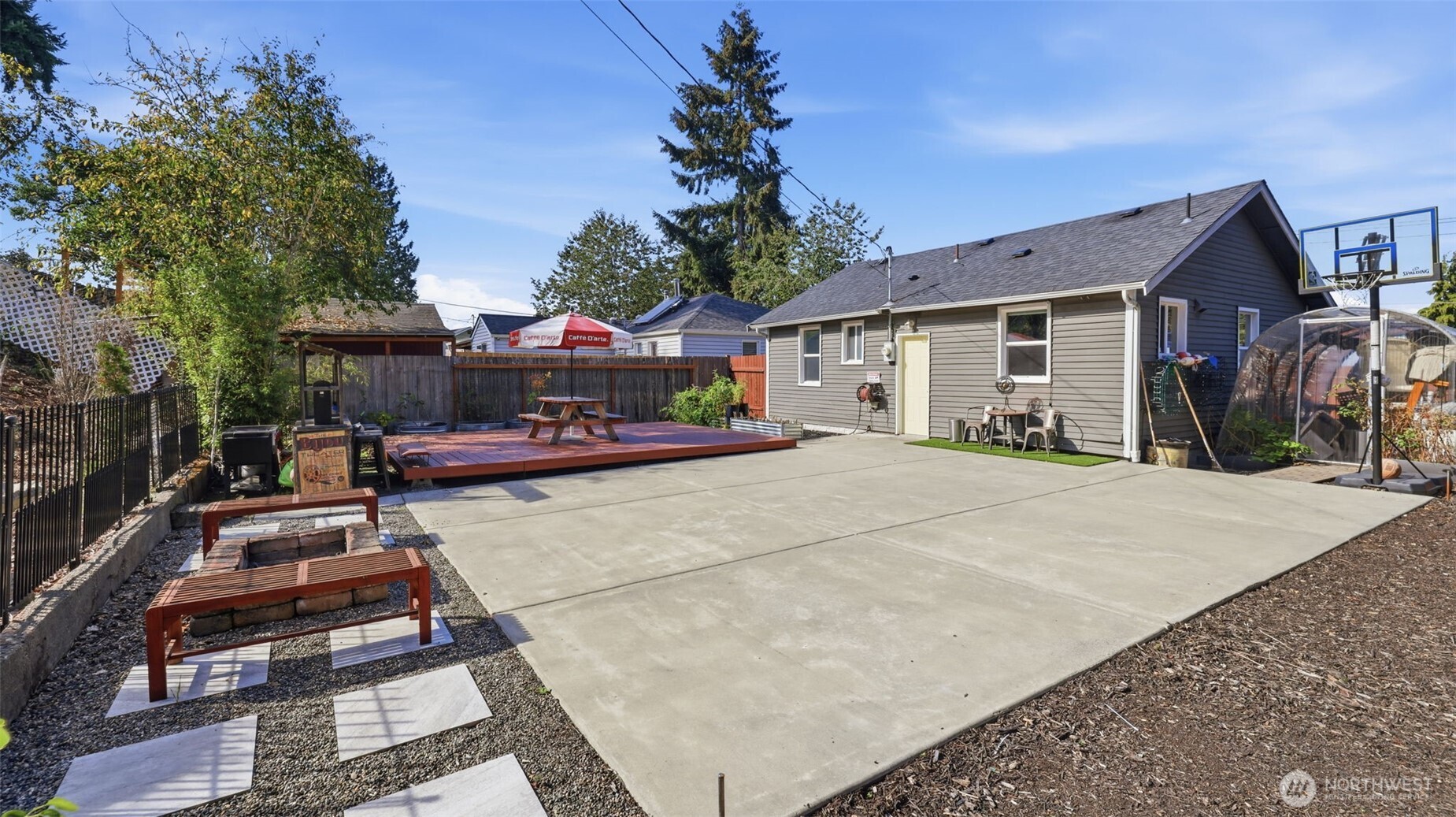 470 Grandey Way Property Photo 19