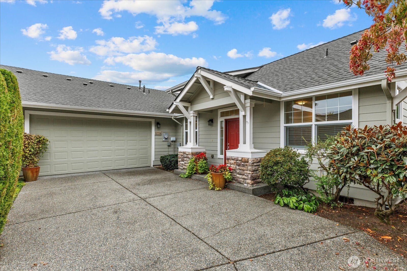 12724 Sunbreak Way Property Photo 2