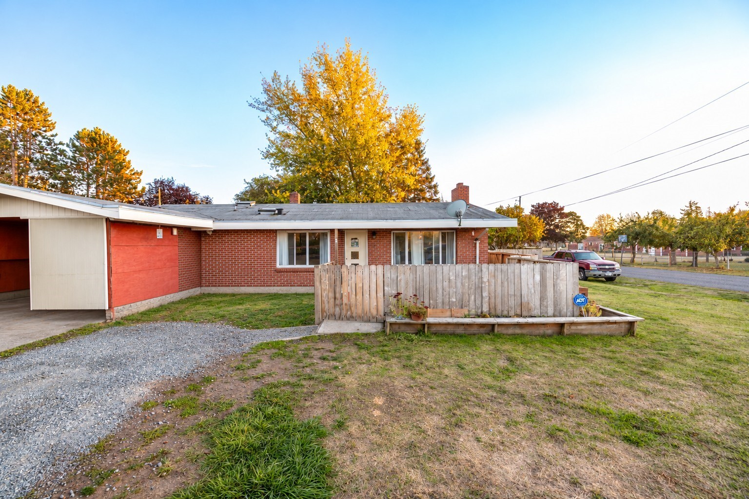 723 SE 6th Avenue Property Photo 1