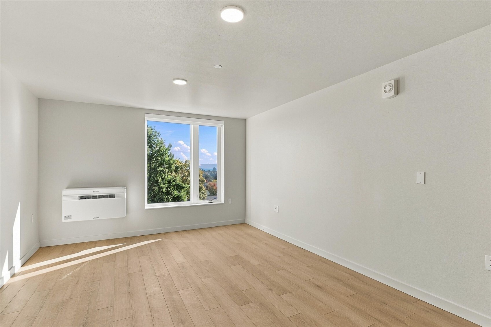 6109 Phinney Avenue 407 Property Photo 6